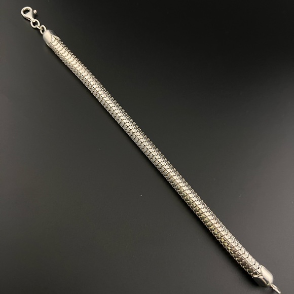 Sterling Silver High Polished Italian Mesh Tube Chain Bracelet 8”. - Picture 5 of 7